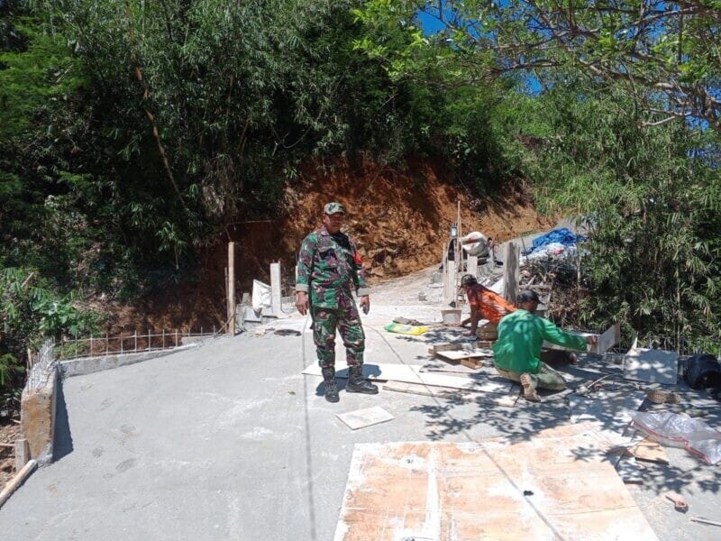 Batituud Koramil 2209/Lengkong Tinjau Progres Pembangunan Jembatan Armco 1 Batituud Koramil 2209/Lengkong Tinjau Progres Pembangunan Jembatan Armco