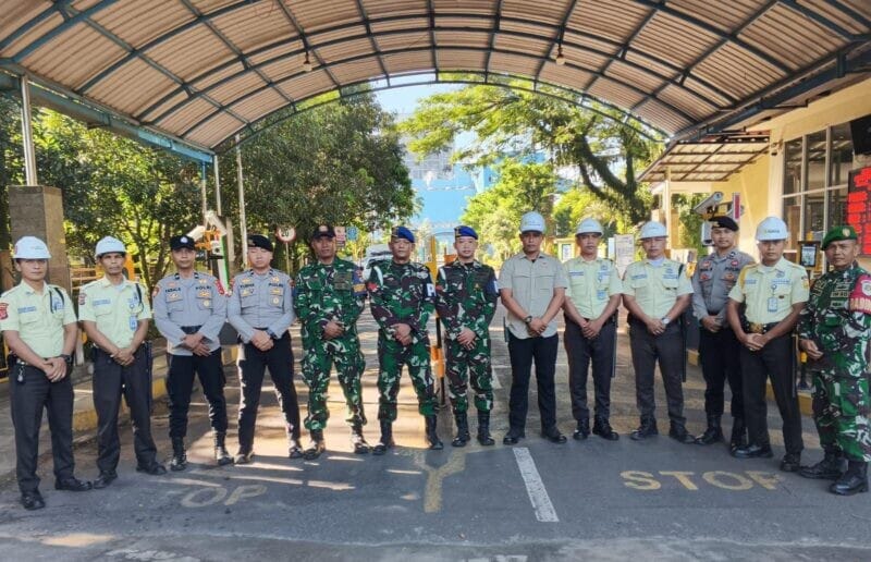 Babinsa Koramil 2202/Palabuhanratu Laksanakan PAM Objek Vital PLTU 1 Babinsa Koramil 2202/Palabuhanratu Laksanakan PAM Objek Vital PLTU