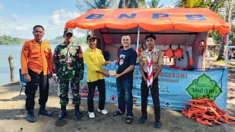Babinsa Koramil 2212/Tegalbuleud Bersama Forkopimcam Laksanakan Pengamanan Wisata di Muara Cikaso 1 Babinsa Koramil 2212/Tegalbuleud Bersama Forkopimcam Laksanakan Pengamanan Wisata di Muara Cikaso