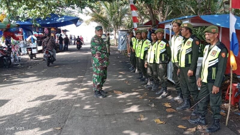 Babinsa Koramil 2212/Tegalbuleud Laksanakan Pengamanan Wisata Muara Cikaso 1 Babinsa Koramil 2212/Tegalbuleud Laksanakan Pengamanan Wisata Muara Cikaso