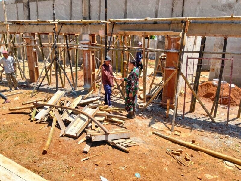 Babinsa Koramil 2213/Jampangkulon Laksanakan Pendampingan Pengecekan Pembangunan KDMP 1 Babinsa Koramil 2213/Jampangkulon Laksanakan Pendampingan Pengecekan Pembangunan KDMP