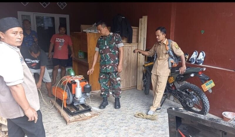 Babinsa Koramil 2213/Jampangkulon Laksanakan Pendampingan Pengecekan Alsintan Bersama PPL dan Poktan 9
