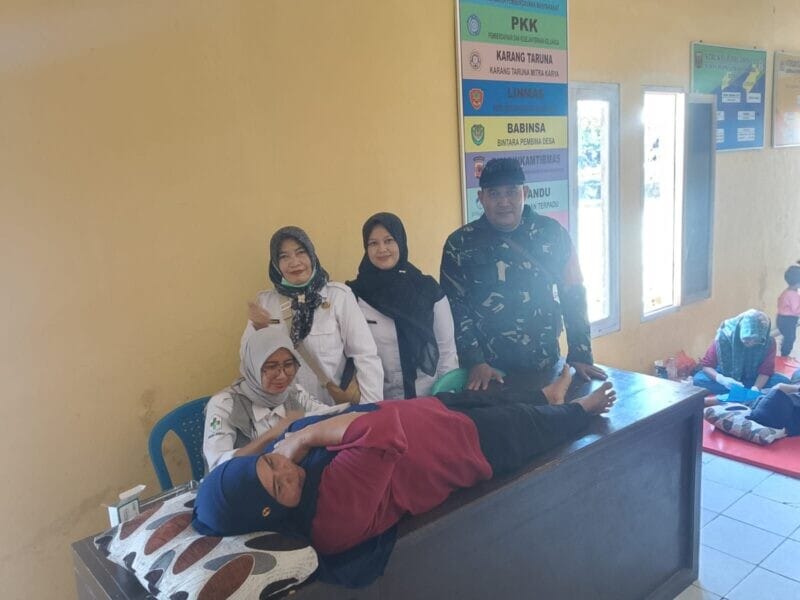 Babinsa Koramil 2213/Jampangkulon Laksanakan Pendampingan PLKB Bersama Kader Posyandu 7
