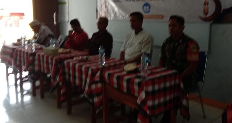 Babinsa Koramil 2202/Palabuhanratu Hadiri Rapat RT/RW di Desa Mekarasih 9