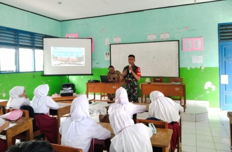 Babinsa Koramil 2209/Lengkong Berikan Wawasan Kebangsaan kepada Siswa SDN Cilangkap 5