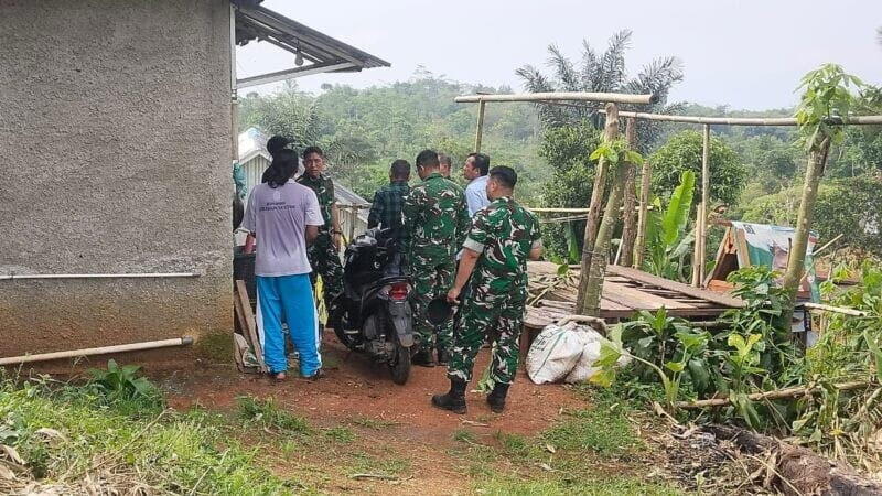 BABINSA KORAMIL 2208/NYALINDUNG DAMPINGI TIM MABES TNI TINJAU LAHAN PTPN DI WILAYAH NYALINDUNG 1 BABINSA KORAMIL 2208/NYALINDUNG DAMPINGI TIM MABES TNI TINJAU LAHAN PTPN DI WILAYAH NYALINDUNG