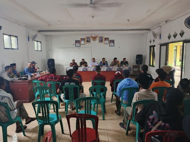 Danramil 2207/Jampangtengah Hadiri Sosialisasi Pembangunan PT. Koto Alam Maju Bersama 1 Danramil 2207/Jampangtengah Hadiri Sosialisasi Pembangunan PT. Koto Alam Maju Bersama