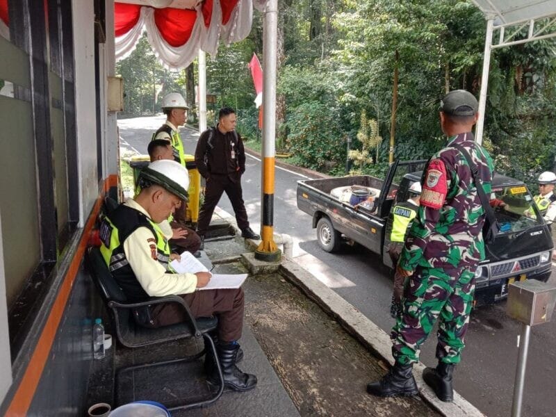 BABINSA KORAMIL 2205/KALAPANUNGGAL LAKSANAKAN PATROLI KEAMANAN DI PT STAR ENERGY GUNUNG SALAK 1 BABINSA KORAMIL 2205/KALAPANUNGGAL LAKSANAKAN PATROLI KEAMANAN DI PT STAR ENERGY GUNUNG SALAK