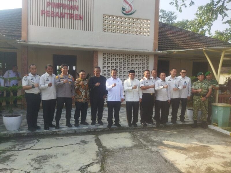 Kasdim 0622/Kabupaten Sukabumi Hadiri Kunjungan Kerja Menteri Imigrasi dan Pemasyarakatan RI di Lapas Warungkiara 1 Kasdim 0622/Kabupaten Sukabumi Hadiri Kunjungan Kerja Menteri Imigrasi dan Pemasyarakatan RI di Lapas Warungkiara