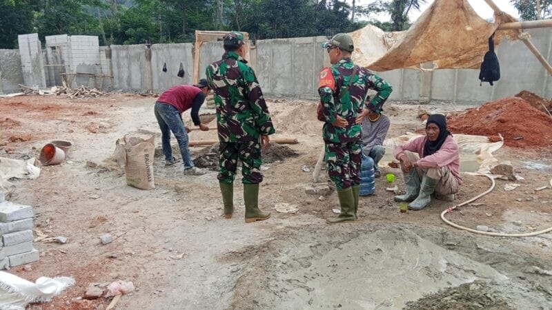 Danramil Koramil 2213/Jampangkulon Tinjau Pembangunan KDMP di Wilayah Kecamatan Cimanggu 1 Danramil Koramil 2213/Jampangkulon Tinjau Pembangunan KDMP di Wilayah Kecamatan Cimanggu