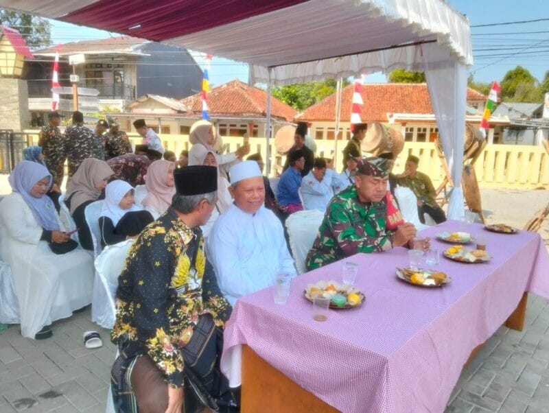 Babinsa Koramil 2215/Ciemas Hadiri Peringatan Tahun Baru Islam 1 Muharram 1448 H di Desa Tamanjaya 1 Babinsa Koramil 2215/Ciemas Hadiri Peringatan Tahun Baru Islam 1 Muharram 1448 H di Desa Tamanjaya