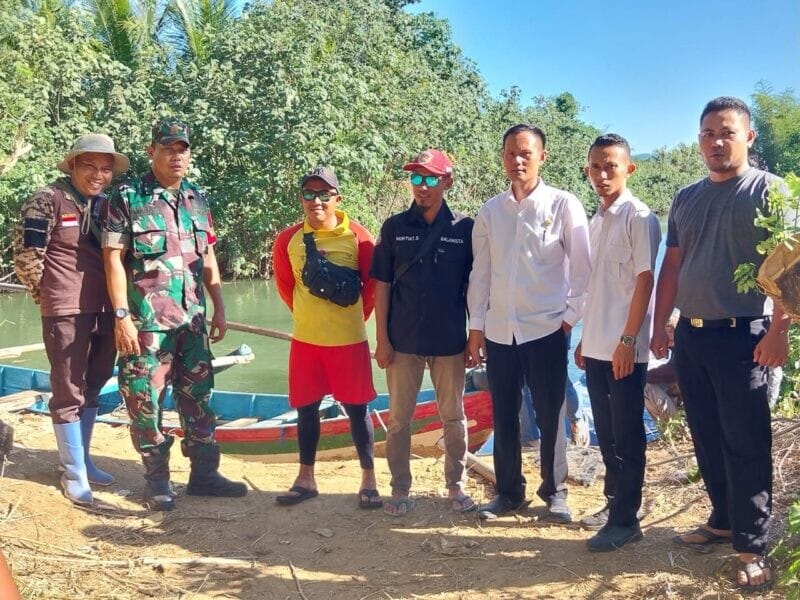 BABINSA KORAMIL 2215/CIEMAS BERSAMA KEPALA DESA LAKSANAKAN MONITORING WILAYAH PERAIRAN DESA MANDRAJAYA 1 BABINSA KORAMIL 2215/CIEMAS BERSAMA KEPALA DESA LAKSANAKAN MONITORING WILAYAH PERAIRAN DESA MANDRAJAYA