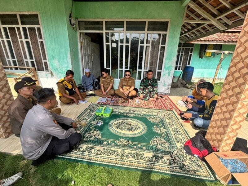 Danramil 2207/Jampangtengah Laksanakan Sosialisasi Rehabilitasi Jaringan Irigasi Permukaan (RJIP) 1 Danramil 2207/Jampangtengah Laksanakan Sosialisasi Rehabilitasi Jaringan Irigasi Permukaan (RJIP)