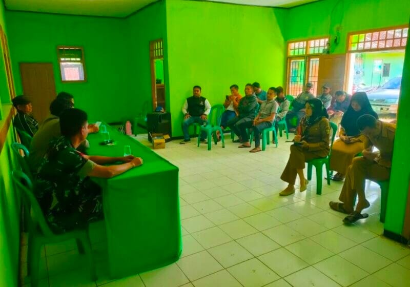 BABINSA KORAMIL 2209/LENGKONG HADIRI MUSYAWARAH DESA DI DESA CILANGKAP 1 BABINSA KORAMIL 2209/LENGKONG HADIRI MUSYAWARAH DESA DI DESA CILANGKAP