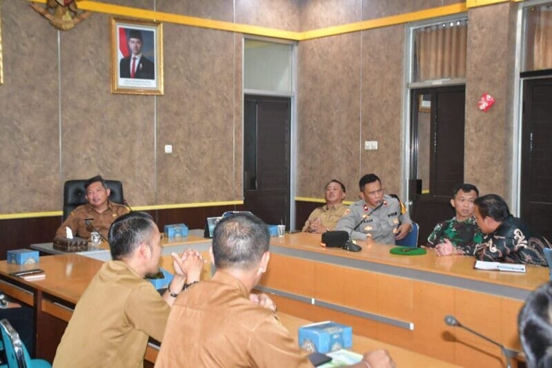 PASIPERS KODIM 0622/KABUPATEN SUKABUMI HADIRI RAKOR KESIAPAN KHATAM AKBAR AL-QUR'AN 2 PASIPERS KODIM 0622/KABUPATEN SUKABUMI HADIRI RAKOR KESIAPAN KHATAM AKBAR AL-QUR'AN 1