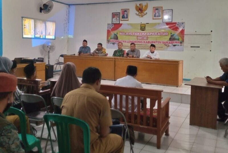 Babinsa Koramil 2209/Lengkong Hadiri Majlis Taklim Aparatur Tingkat Kecamatan Lengkong 1 Babinsa Koramil 2209/Lengkong Hadiri Majlis Taklim Aparatur Tingkat Kecamatan Lengkong