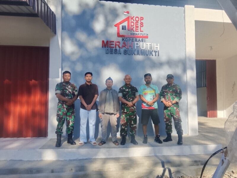 Dandim 0622/Kabupaten Sukabumi Tinjau KDKMP Desa Sukamukti, Babinsa Laksanakan Pendampingan 6