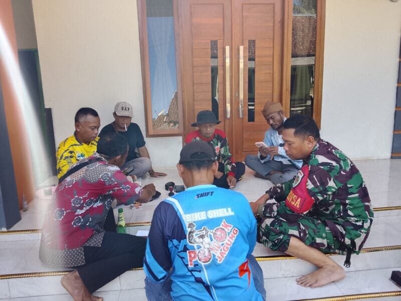 BABINSA SIDAMULYA PERKUAT SILATURAHMI MELALUI KOMSOS BERSAMA TOKOH MASYARAKAT 1 BABINSA SIDAMULYA PERKUAT SILATURAHMI MELALUI KOMSOS BERSAMA TOKOH MASYARAKAT
