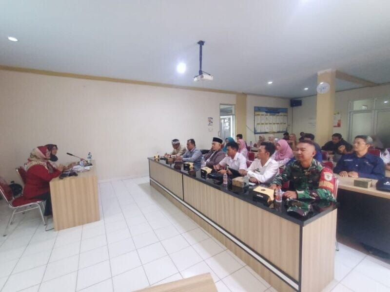 BABINSA KORAMIL 2205/KALAPANUNGGAL HADIRI RAPAT KOORDINASI PERINGATAN HARI BESAR NASIONAL DI DESA KABANDUNGAN 1 BABINSA KORAMIL 2205/KALAPANUNGGAL HADIRI RAPAT KOORDINASI PERINGATAN HARI BESAR NASIONAL DI DESA KABANDUNGAN