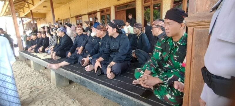 Danramil 2201/Cisolok Hadiri Seren Taun ke-447 Kasepuhan Adat Ciptamulya 2 Danramil 2201/Cisolok Hadiri Seren Taun ke-447 Kasepuhan Adat Ciptamulya 1