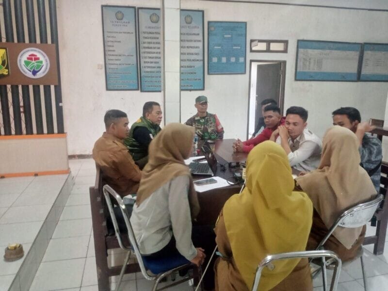 Babinsa Koramil 2213/Jampangkulon Dampingi Monitoring dan Evaluasi Pajak Desa Sukamanah 1 Babinsa Koramil 2213/Jampangkulon Dampingi Monitoring dan Evaluasi Pajak Desa Sukamanah
