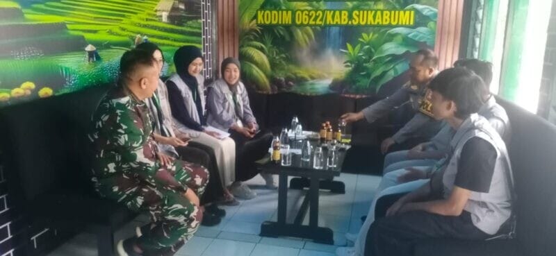 Danramil 2209/Lengkong Jalin Komsos dan Silaturahmi dengan Mahasiswa KKN UMMI Sukabumi 5