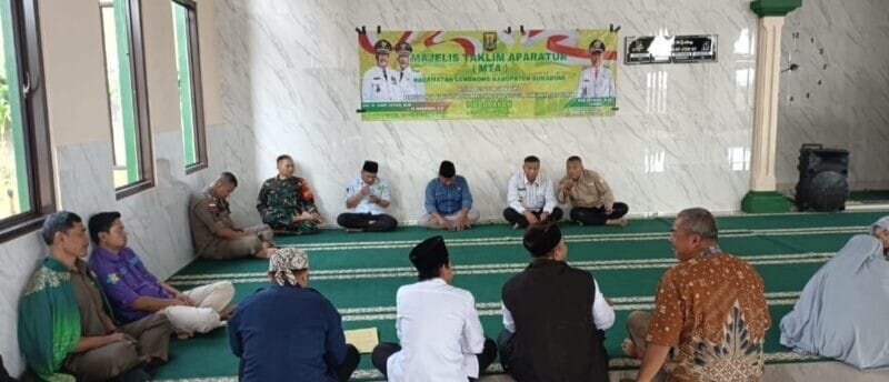 Babinsa Tegallega Hadiri Majlis Taklim Aparatur Tingkat Kecamatan Lengkong 5