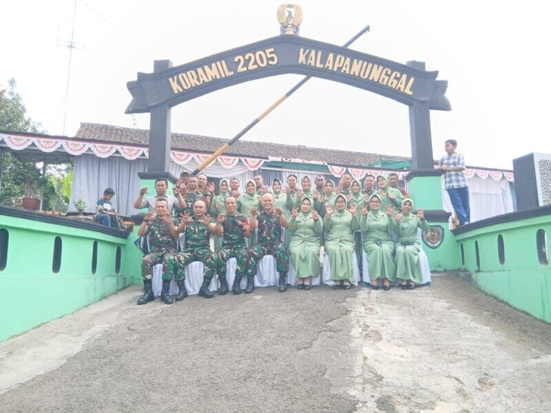 Kunjungan Kerja di Koramil 2205/Kalapanunggal, Dandim 0622/Kab. Sukabumi Tekankan Disiplin, Kesehatan, dan Keharmonisan Keluarga 1 Kunjungan Kerja di Koramil 2205/Kalapanunggal, Dandim 0622/Kab. Sukabumi Tekankan Disiplin, Kesehatan, dan Keharmonisan Keluarga