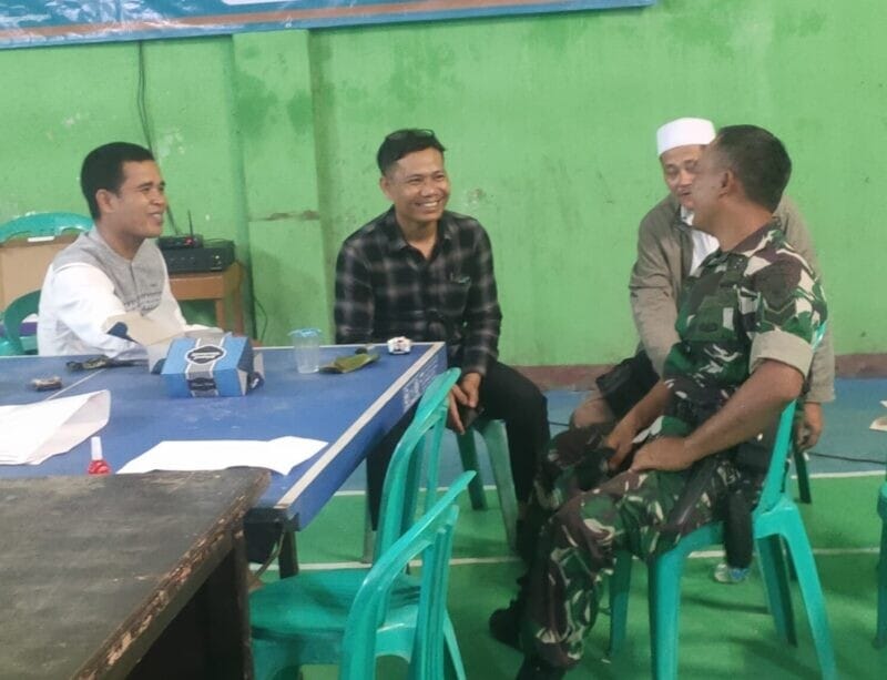 Babinsa Koramil 2213/Jampangkulon Perkuat Sinergitas Melalui Komsos Bersama Pemdes Dan Warga Desa Cikaranggeusan 1 Babinsa Koramil 2213/Jampangkulon Perkuat Sinergitas Melalui Komsos Bersama Pemdes Dan Warga Desa Cikaranggeusan