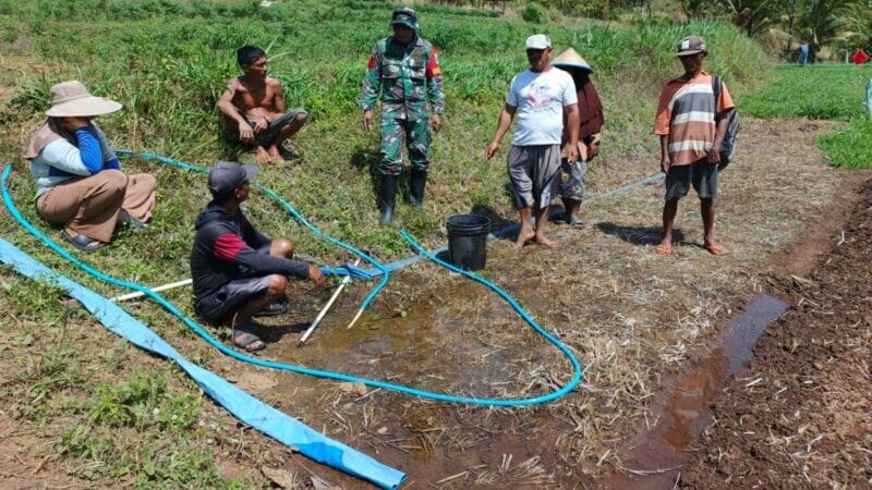 BABINSA KORAMIL 2214/SURADE LAKUKAN PENGECEKAN PIPANISASI, PASTIKAN SARANA AIR BERSIH BERFUNGSI DENGAN BAIK 1 BABINSA KORAMIL 2214/SURADE LAKUKAN PENGECEKAN PIPANISASI, PASTIKAN SARANA AIR BERSIH BERFUNGSI DENGAN BAIK